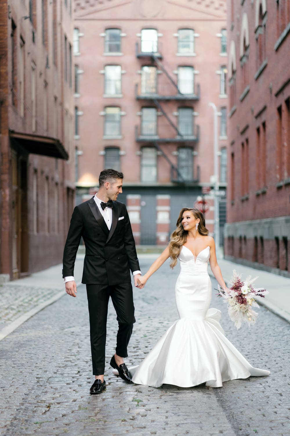 Photo session of a bride and a groom in Tribeca